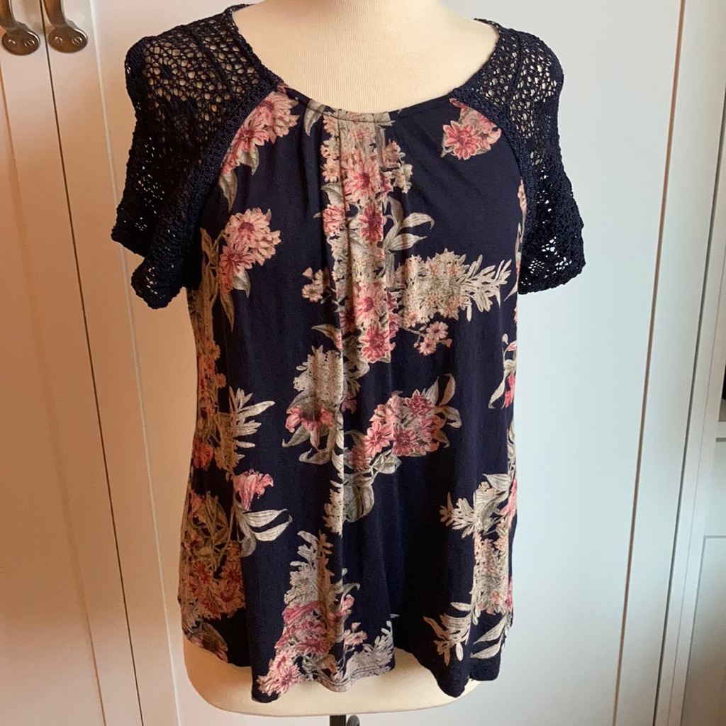 320 Lucky Brand Knit Top